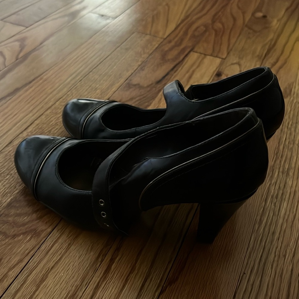 Brown Etienne Aigner Heels Size 9.5 - Picture 2 of 5
